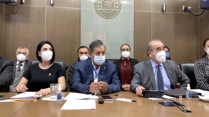 Higinio Martínez junto a legisladores de Morena en el Estado de México, este jueves. Foto @Legismex