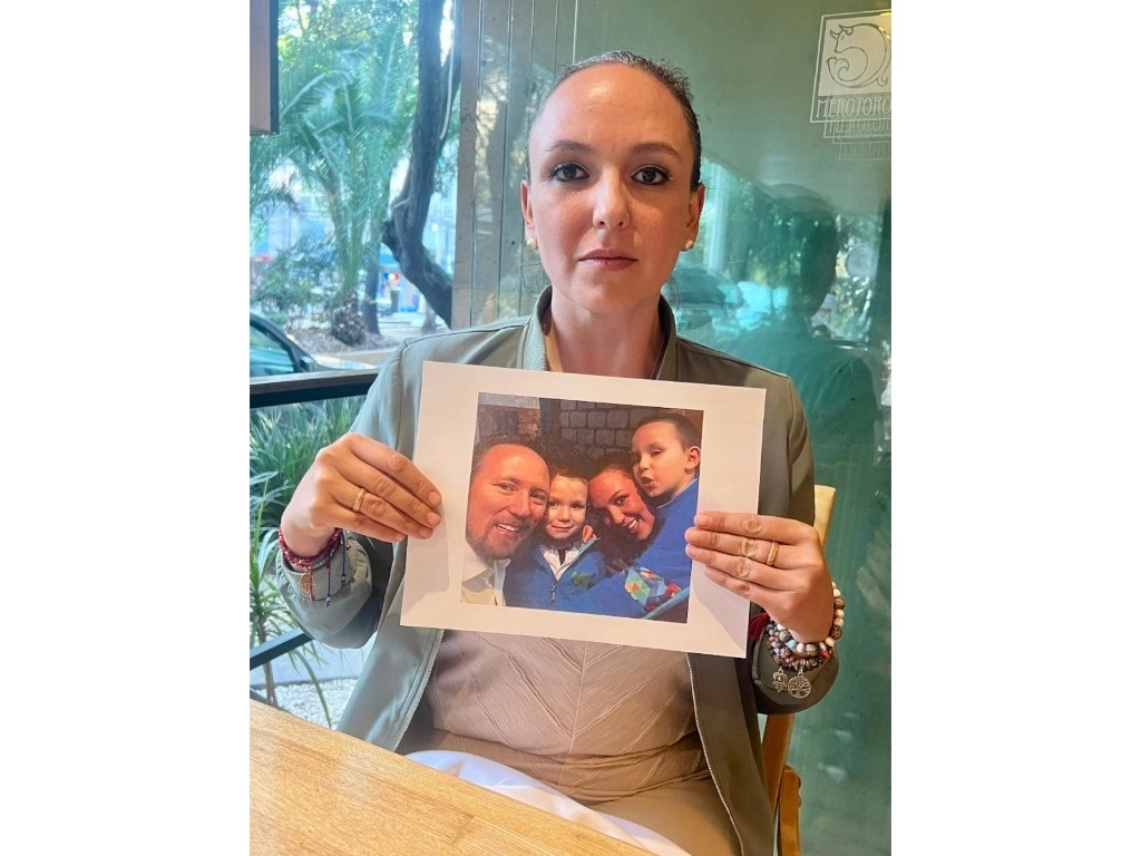 Desesperada por no ver a sus hijos, esta mamá continúa en litigio con la ayuda de su defensor José Francisco Zavala para seguir con el proceso. Foto San Juana Martínez 