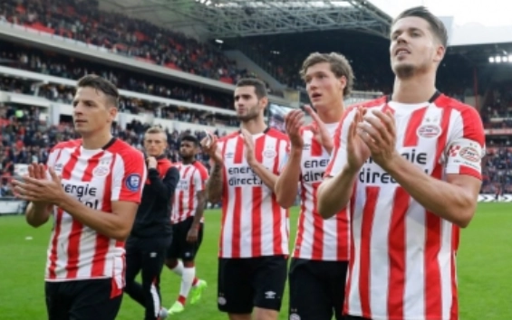 Jugadores del PSV Eindhoven, que tiene entre sus filas al mediocampista mexicano Erick Gutiérrez, en imagen de archivo. Foto Notimex