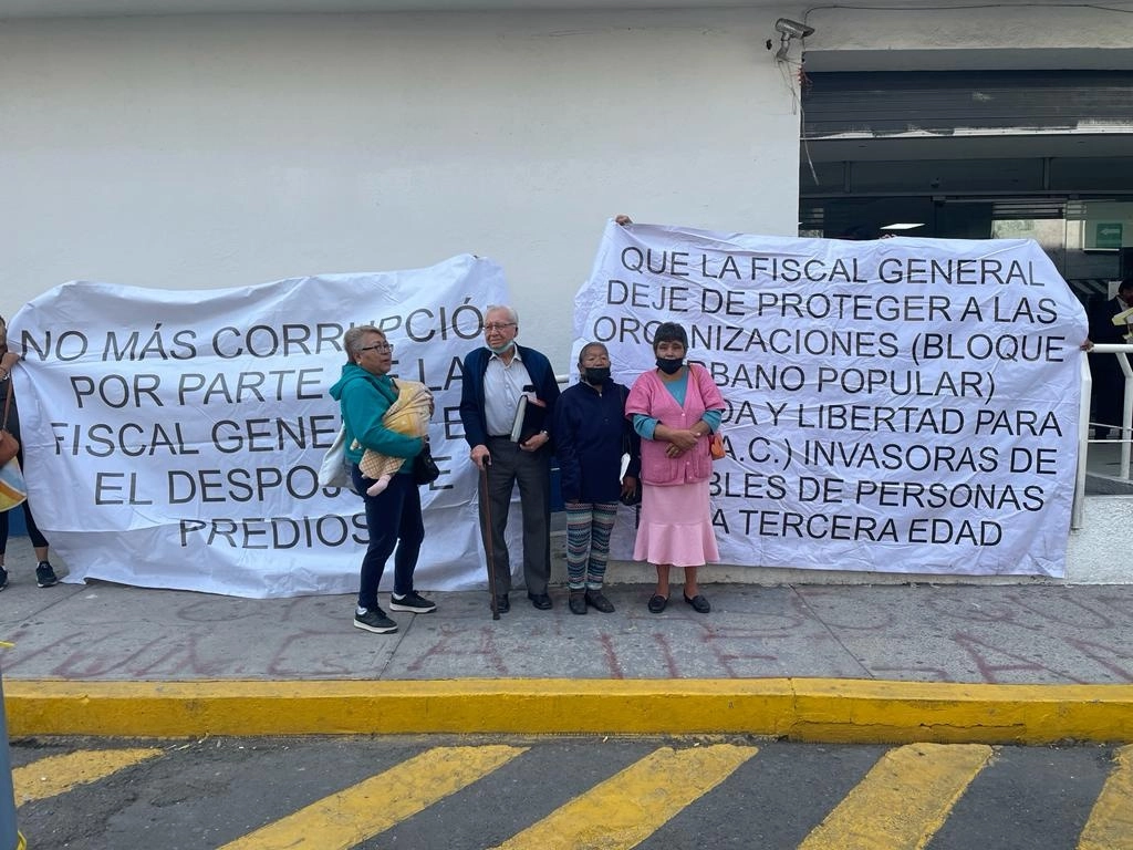 Don Pablo advirtió hoy que “no dejaremos de exigir justicia para recuperar nuestro hogar y los 87 años que tenemos encima no nos lo impedirán". Foto Laura Gómez Flores