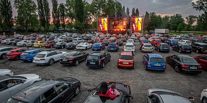 En el Autocinema de la alcaldía de Tlalpan, la Orquesta Iberoamericana ofreció un concierto. Foto www.tlalpan.gob.mx