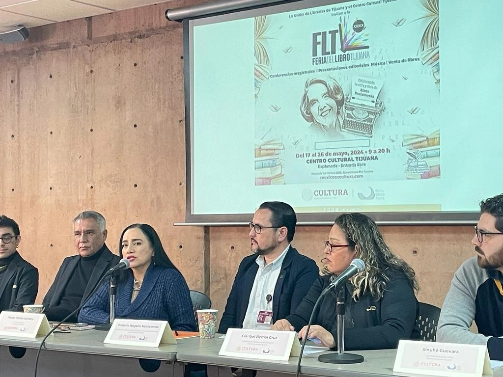 Conferencia de prensa en la que se anunció que la 39 edición de la Feria del Libro de Tijuana estará dedicada a la escritora Elena Poniatowska, el 30 de enero de 2024. Foto 'La Jornada Baja California'