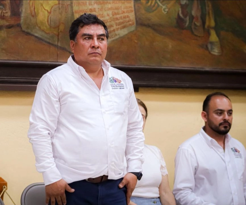 En el lugar y a bordo de la camioneta doble cabina en que viajaba, murió el policía de la Guardia Civil, Pastor C., encargado de la seguridad del edil, mientras que Bastida García resultó herido, por lo que fue auxiliado y trasladado al hospital María Zendejas, donde se confirmó su deceso. Foto