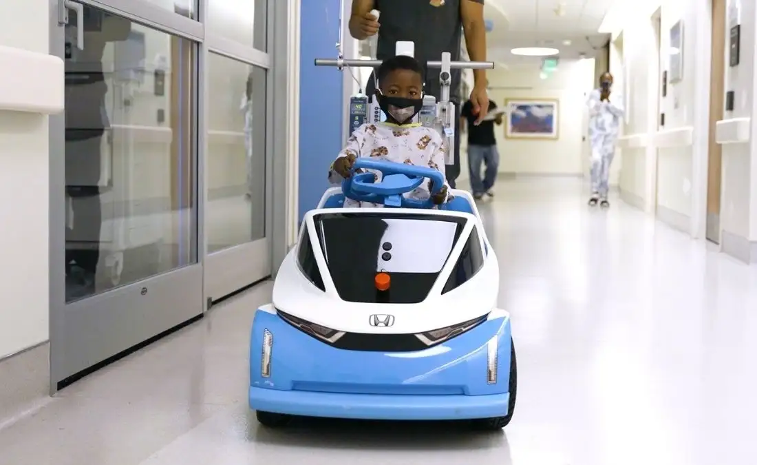 Shogo fue diseñado por los ingenieros de Honda con el fin de ayudar a aliviar el estrés y ansiedad de los niños y sus familias mediante el transporte de los pacientes durante su estancia en el hospital.
Fotos. Cortesía American Honda Motor.
