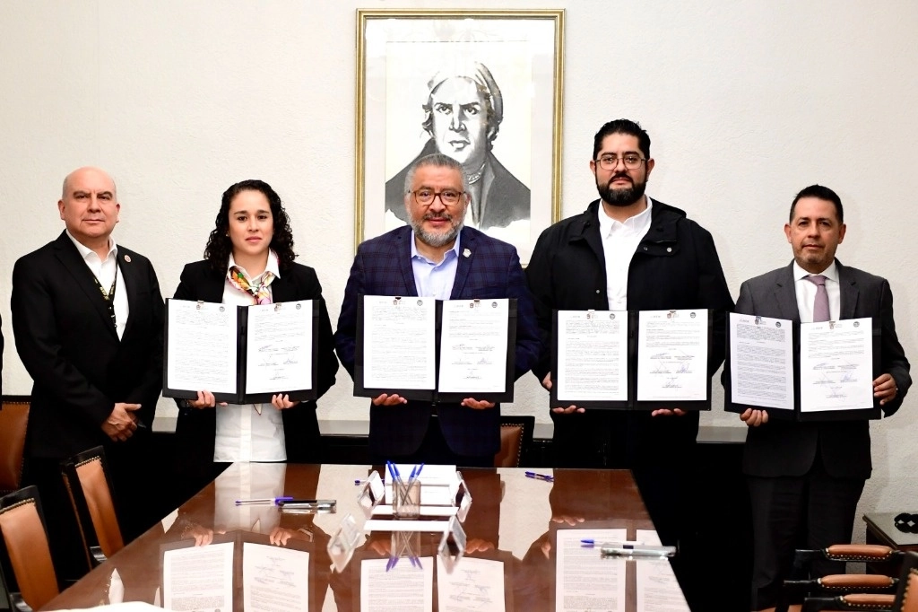 Amalia Pulido Gómez celebró la firma del convenio y explicó que se delimitan adecuadamente los ámbitos de acción de cada institución. Foto cortesía