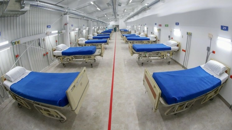 Camas disponibles para pacientes con coronavirus en Clínica Covid de Nuevo Laredo, Tamaulipas. Foto La Jornada