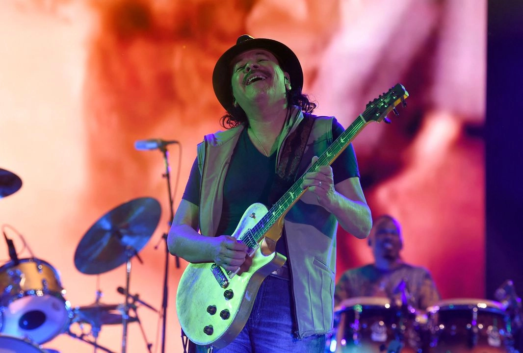 “El Sr. Santana se encontraba en el Majestic Theatre, preparándose para el concierto de esta noche, cuando sufrió un episodio de presunta deshidratación” señaló en un comunicado su representante, Michael Jensen. Foto