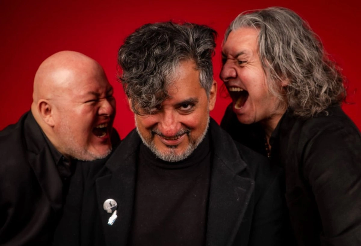 Para esta celebración tan significativa, la banda ha planeado una revisión íntegra de su primer disco, Hueco (1997).