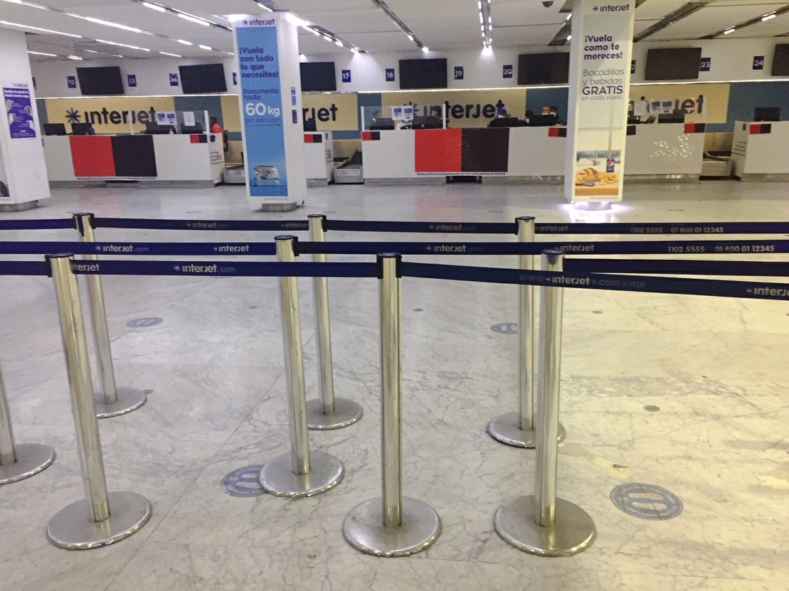 El próximo martes los trabajadores de Interjet dedicirán mediante votos si continúan con la huelga de la aerolínea. Foto Cristina Rodríguez