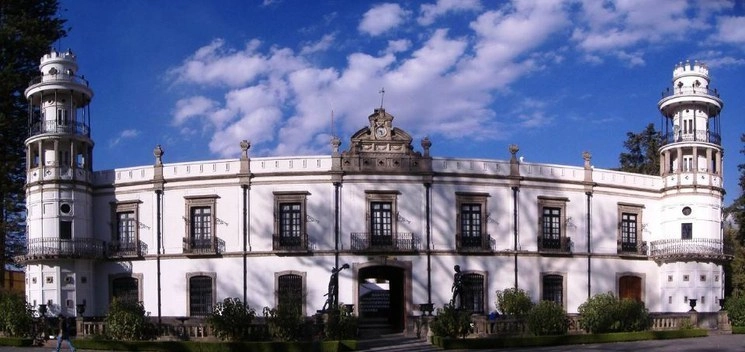 Vista exterior de la Universidad Autónoma Chapingo. Foto tomada de www.facebook.com/ChapingoOficial/