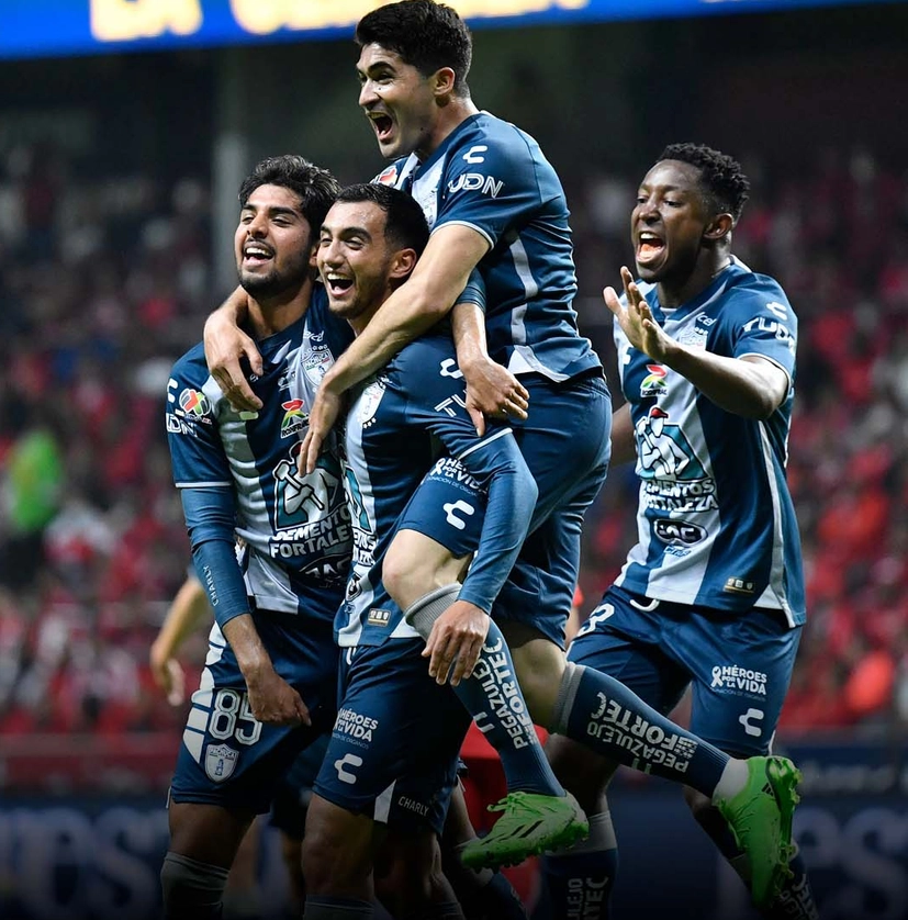 Jugadores del Pachuca festejan una anotación durante el encuentro. Foto Liga MX 