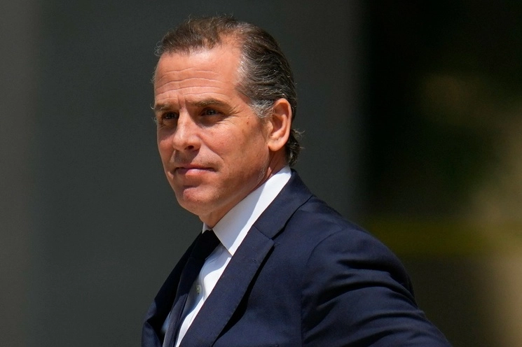 Hunter Biden, hijo del presidente de Estados Unidos, Joe Biden, fue inculpado por comprar una pistola hace cinco años, época en la que según admitió era asiduo consumidor de drogas. Foto Ap / Archivo