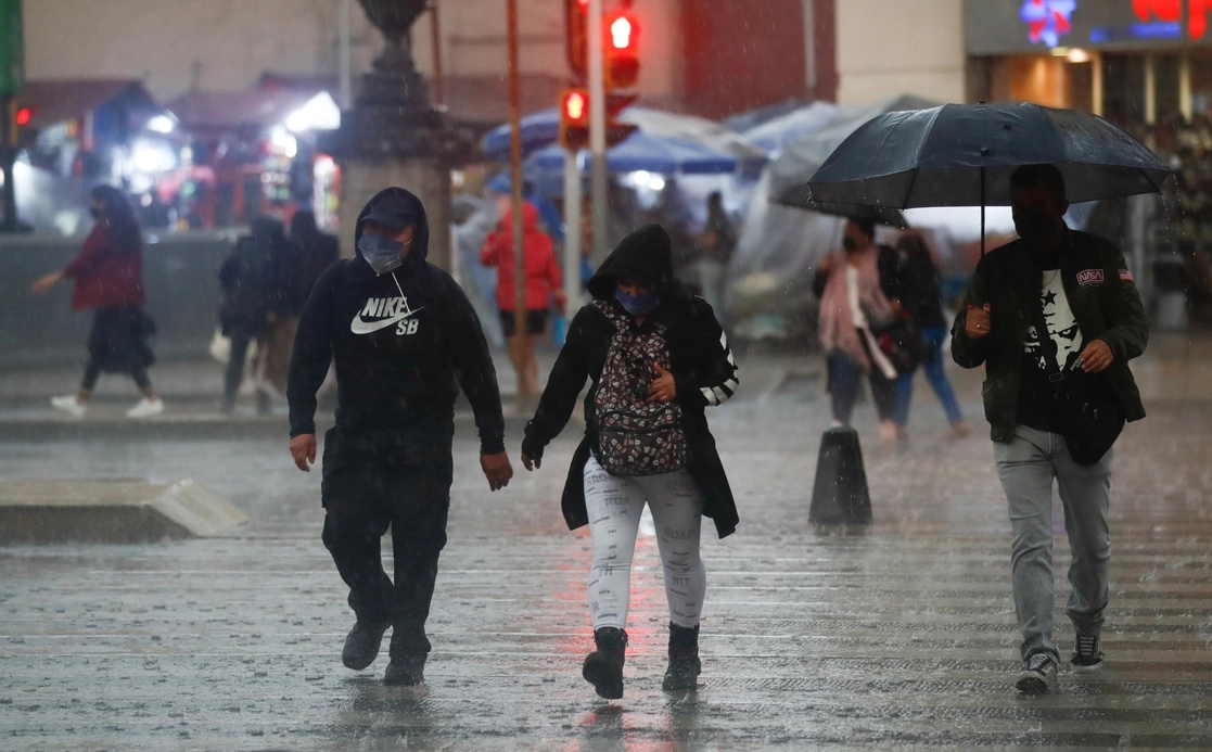 Aspectos de las lluvias recientes en la CDMX; imagen del pasado 1 de julio. Foto Víctor Camacho