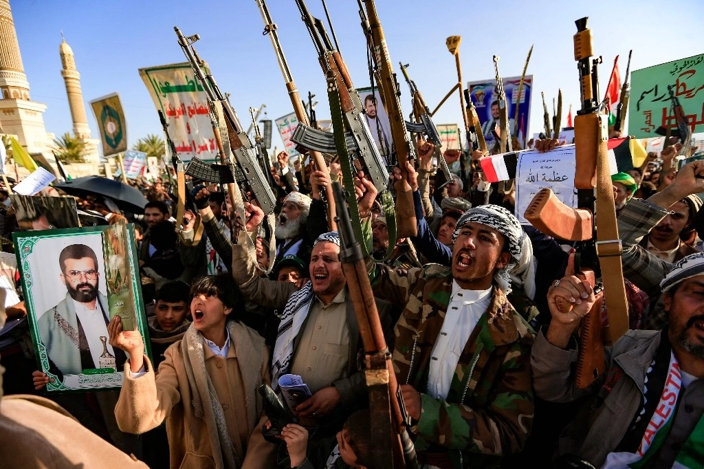 Los yemeníes protestan contra los ataques israelíes y en solidaridad con Palestina en la capital, Saná, el 27 de diciembre de 2024. Foto Afp