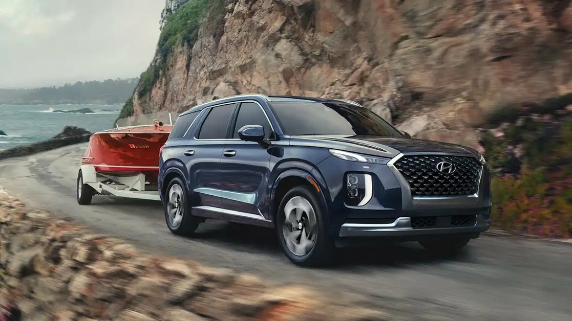 Esta camioneta de gran tamaño de tres filas de asientos llega al mercado mexicano ofreciendo un diseño imponente y un amplio abanico de tecnologías y sistemas tecnológicos en pro de la seguridad y el confort de los ocupantes.
Fotos. Tiempo de Carrera.
