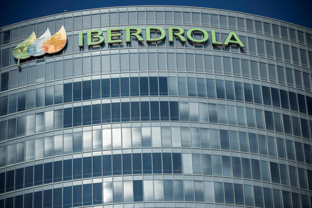 De acuerdo a 'El Confidencial', portal noticioso español, Iberdrola ya inició el proceso para “desprenderse” de los cerca de dos mil 600 megavatios de potencia instalados en México. Foto  