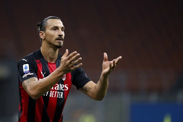 La estrella sueca Zlatan Ibrahimovic, atacante del AC Milan, dio positivo al nuevo coronavirus. Foto Ap / Archivo