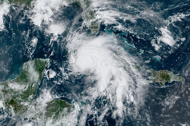 Vista satelital del huracán ‘Ida’, el 27 de agosto de 2021. Foto RAMMB / NOAA / NESDIS vía Afp