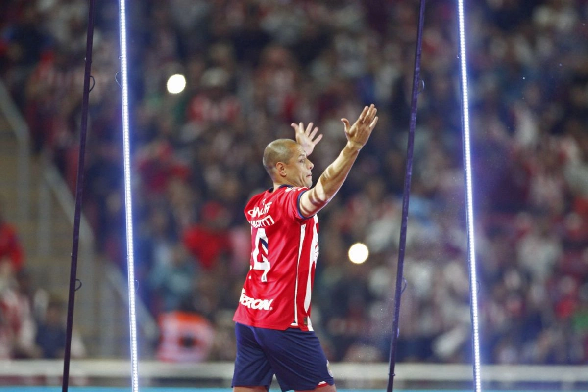 La presidenta Claudia Sheinbaum le recordó al ‘Chicharito’ Hernández que la igualdad sustantiva está a nivel constitucional y la idea de que el papel de las mujeres es estar en la casa “es muy machista”. Imagen del 27 de enero de 2024. Foto 