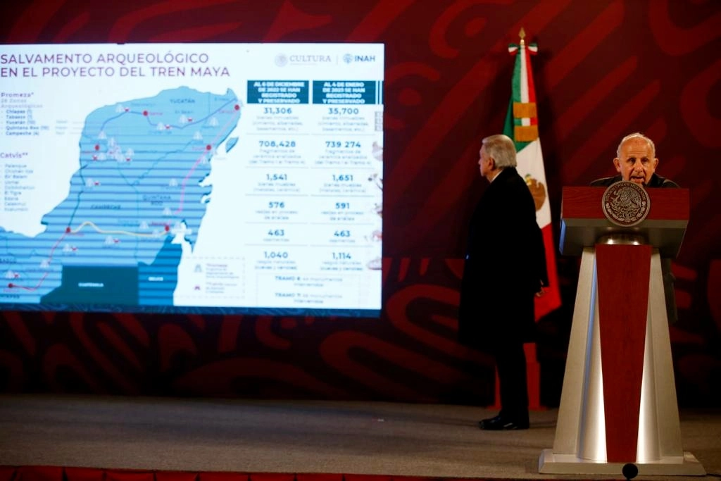 El director del Instituto Nacional de Antropología e Historia (INAH), Diego Prieto, durante la conferencia presidencial matutina en el Salón Tesorería en Palacio Nacional, en la Ciudad de México, el 5 de enero de 2023. Foto José Antonio López