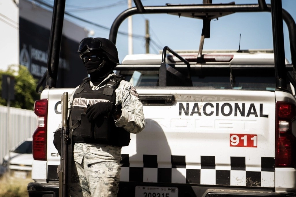 Elementos de la Guardia Nacional se enfrentaron con integrantes del crimen organizado en la colonia Lima, en la capital sinaloense, la madrugada del domingo 24 de marzo, 2024. Foto Cuartoscuro / Archivo