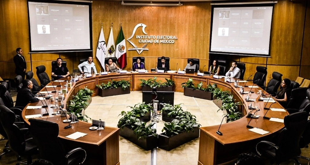 La primera propuesta de presupuesto fue de mil 400 millones de pesos, en la que se consideró la mitad de la renovación de los poco más de 400 cargos. Foto Cuartoscuro / Archivo