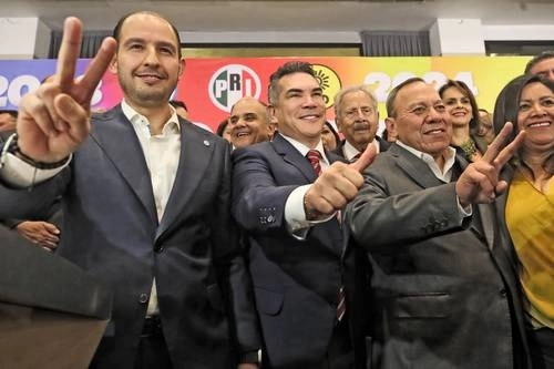 Marko Cortés, Alejandro Moreno y Jesús Zambrano, en el relanzamiento de la alianza Va por México.Foto Marco Peláez / archivo