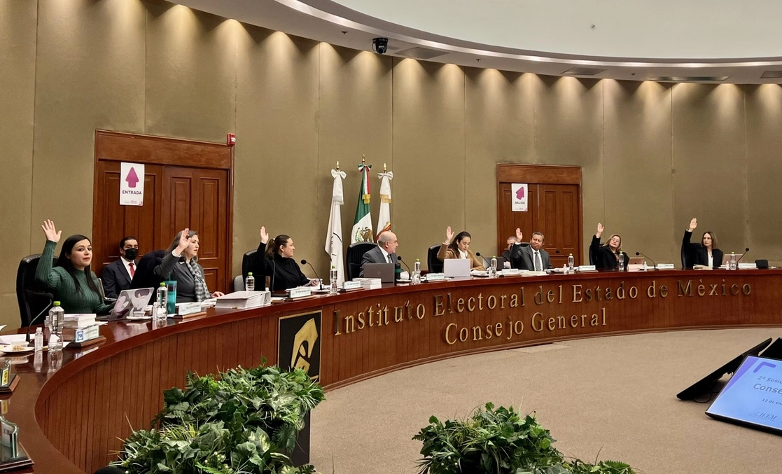 Rebasar el tope de precampaña puede ser sancionado con la negativa del registro del candidato o candidata, señala el artículo 427 del Código Electoral de Edomex. Foto tomada del Twitter del @IEEM_MX