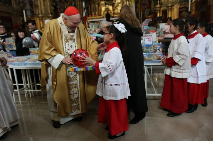El cardenal Carlos Aguiar habló este domingo sobre los riesgos que hay en internet sobre todo para los jóvenes. Foto María Luisa Severiano 