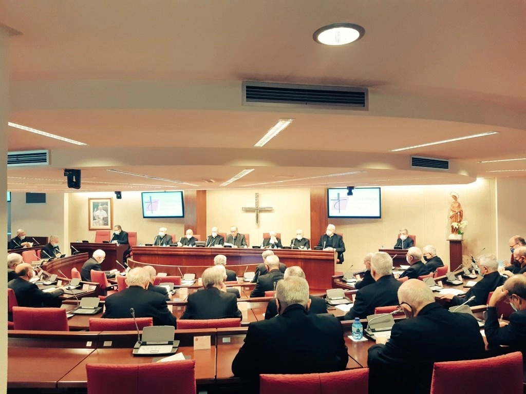 La Iglesia de España expresó su voluntad para investigar los abusos sexuales contra menores de edad cometidos en la institución. Foto tomada del Twitter de @prensaCEE / Archivo