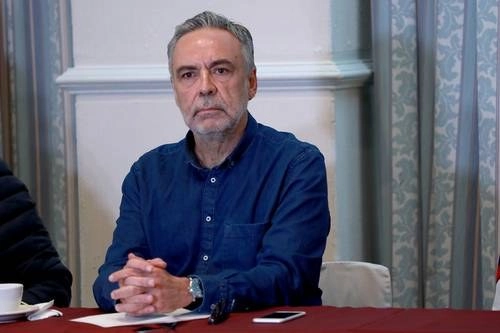 Alfonso Ramírez Cuéllar, presidente nacional de Morena, durante la conferencia de prensa que ofreció ayer en la Ciudad de México. Foto María Luisa Severiano