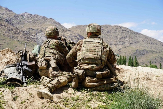 El lanzacohetes disparado contra la base militar de Kirkuk, Irak fue localizado a cinco km del objetivo. Foto Afp/Archivo
