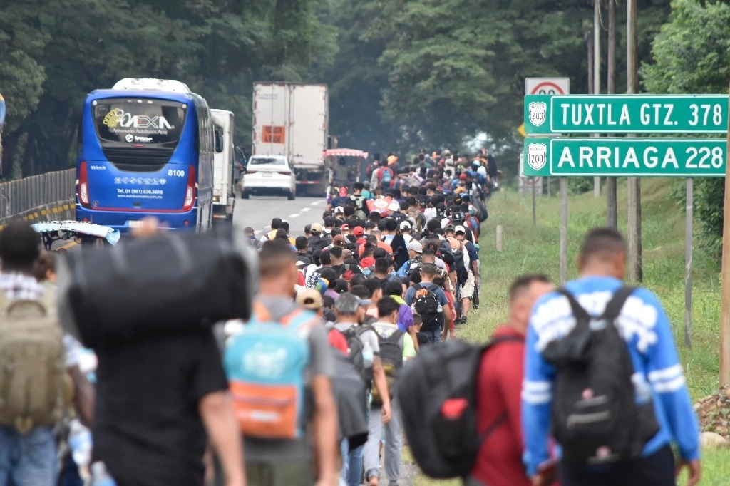 Esta caravana es la sexta en menos de dos meses que sale de la frontera con Guatemala en busca de avanzar al centro y norte de México. En octubre salieron tres grupos y el pasado 05 de noviembre partieron simultáneamente dos contingentes- uno desde Tapachula y otro de Tuxtla Gutiérrez. Foto  Édgar H. Clemente 