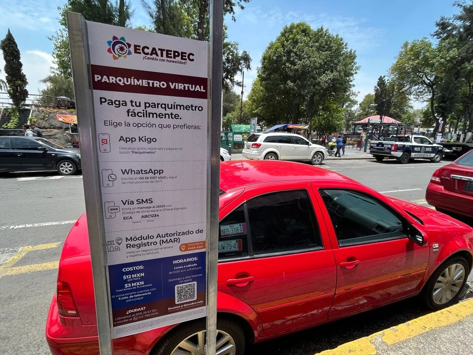 La presidenta municipal, Azucena Cisneros Coss, informó que habrá tres sistemas de pago, vía la aplicación App Kigo, vía WhatsApp y SMS y en mil 506 unidades económicas con sistema de pago.