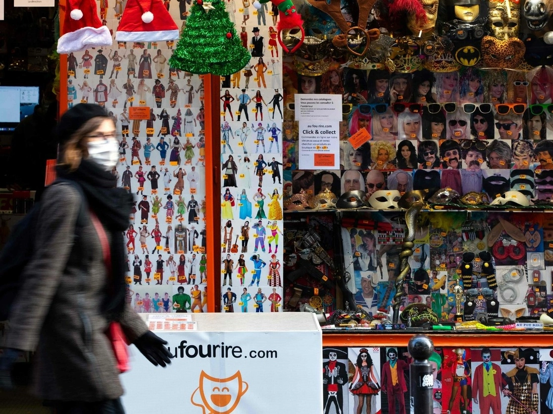 Francia impondrá un toque de queda a partir de las 20 horas desde el 15 de diciembre, incluido en Nochevieja. Foto Afp 