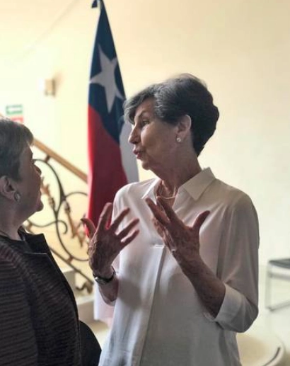 Isabel Allende Bussi (derecha) y la canciller Alicia Bárcena, durante el anuncio de las actividades por el aniversario del golpe militar.Foto Reyes Martínez /Archivo