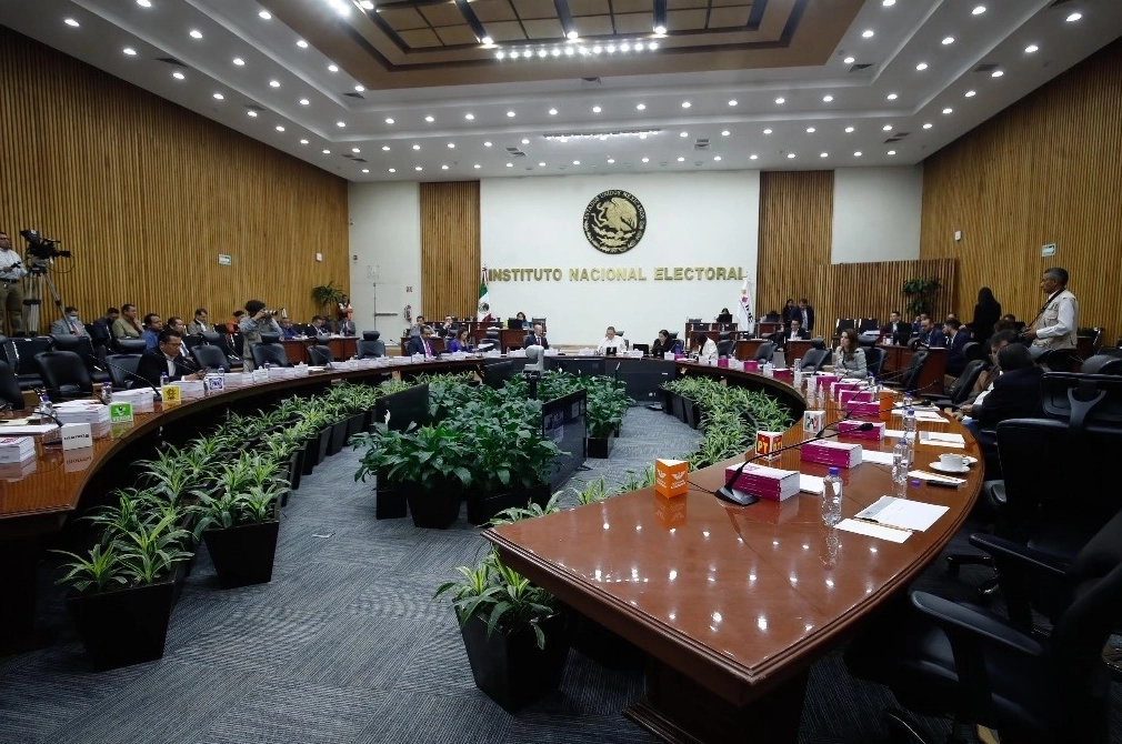 Sala de sesiones del Consejo General del INE en imagen de archivo. Foto Cristina Rodríguez