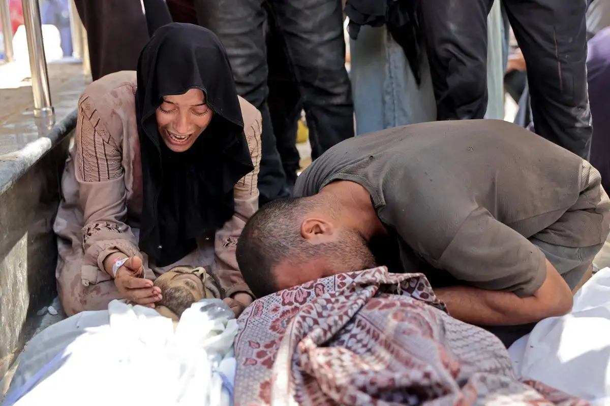 En tanto, la activista Greta Thunberg se unió a un grupo de defensores de derechos humanos que navegarán con ayuda hacia el enclave. Foto