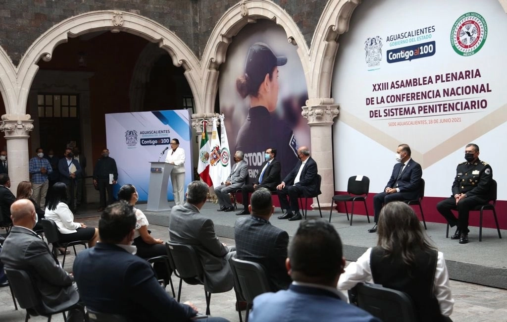 La titular de la Secretaría de Seguridad y Protección Ciudadana (SSPC), Rosa Icela Rodríguez, durante la inauguración de la XXIII Asamblea Plenaria del Sistema Nacional Penitenciario, el 18 de junio de 2021. Foto tomada del Twitter de @SSPCMexico
