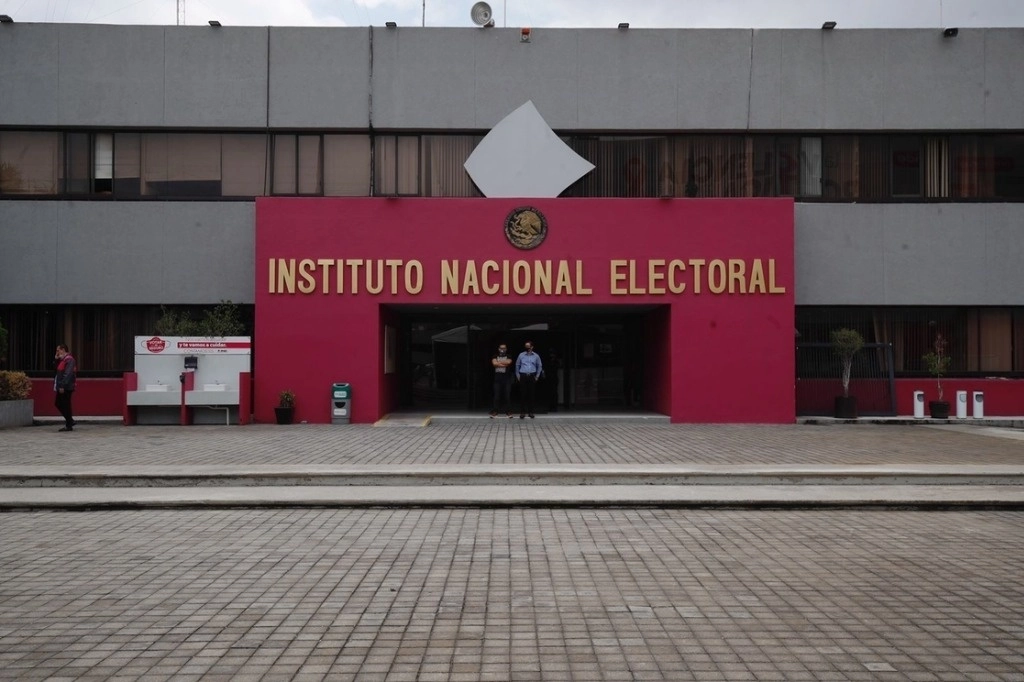 Fachada de la sede del Instituto Nacional Electoral en la Ciudad de México. Foto Cristina Rodríguez / Archivo
