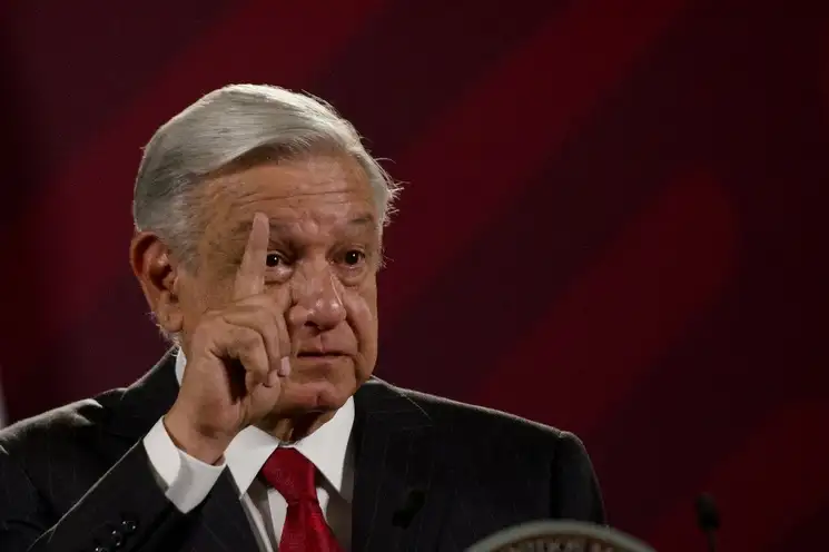 Andrés Manuel López Obrador durante la conferencia de prensa matutina del 12 de julio del presente año. Foto Roberto García Ortiz.