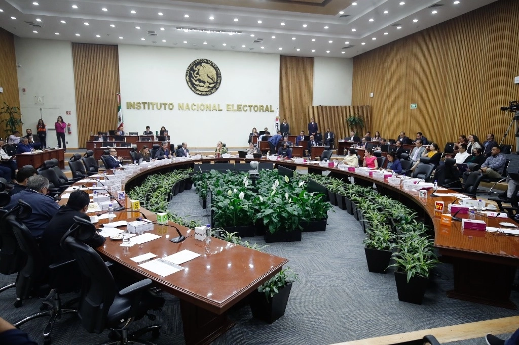 Por su parte, la consejera Claudia Zavala comentó que el análisis de estas quejas no sólo es dictar medidas cautelares, sino que implica un despliegue de una actividad de investigación. Foto Cristina Rodríguez / Archivo
