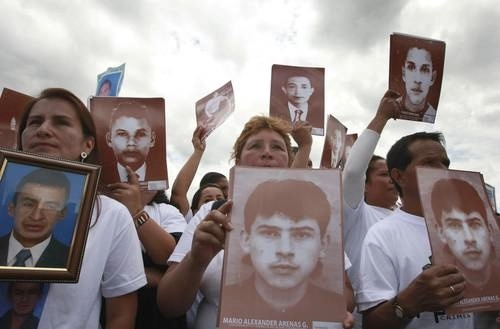 Los 22 antiguos integrantes del ejército fueron imputados por hasta 303 casos de “falsos positivos” en Colombia. Foto Reuters / Archivo