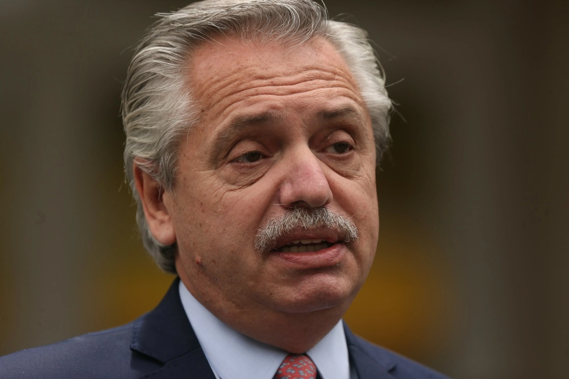 Alberto Fernández, presidente de Argentina, será investigado por participar en una fiesta cuando regía un estricto confinamiento a causa del Covid-19. Foto Europa Press
