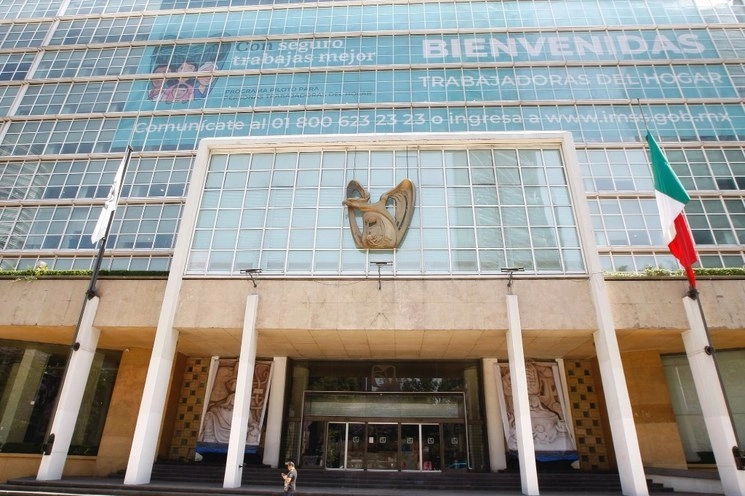 Sede central IMSS en la Ciudad de México. Roberto García Ortiz / Archivo
