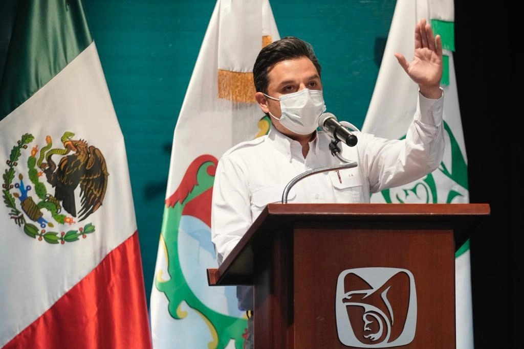 El IMSS impulsa un proceso de crecimiento, tanto de personal especializado como de infraestructura, que le permitirá abatir los rezagos de un sistema de salud fragmentado que quedó expuesto al surgir la pandemia de Covid-19, indicó Zoé Robledo. Foto Twitter @Tu_IMSS