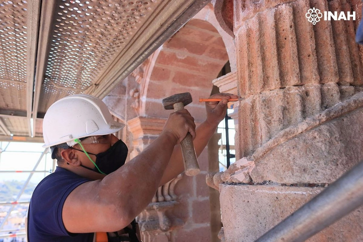 El INAH publicó un acuerdo para simplificar y digitalizar trámites, reduciendo tiempos y requisitos en vistos buenos de obra, autorizaciones y consultas sobre inmuebles históricos. Entra en vigor el 11 de diciembre de 2025. Foto