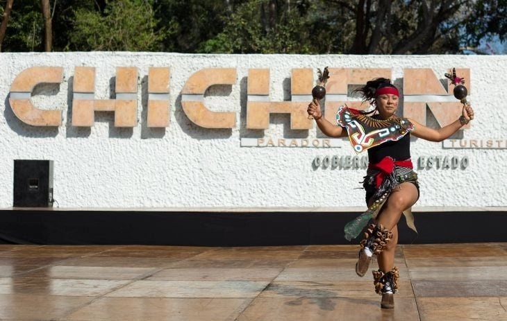 En el acto fueron reconocidos varios trabajadores, desde custodios de zonas arqueológicas y
divulgadores de información en los museos, hasta restauradores y arqueólogos. Foto Jornada Maya