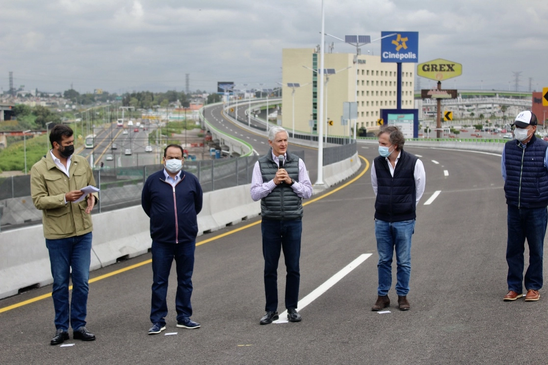 Alfredo del Mazo, gobernador del Estado de México, informó que la autopista ‘Siervo de la Nación’ beneficiará a 21 millones de usuarios cada año, el 6 de octubre de 2021. Foto Javier Salinas Cesáreo
