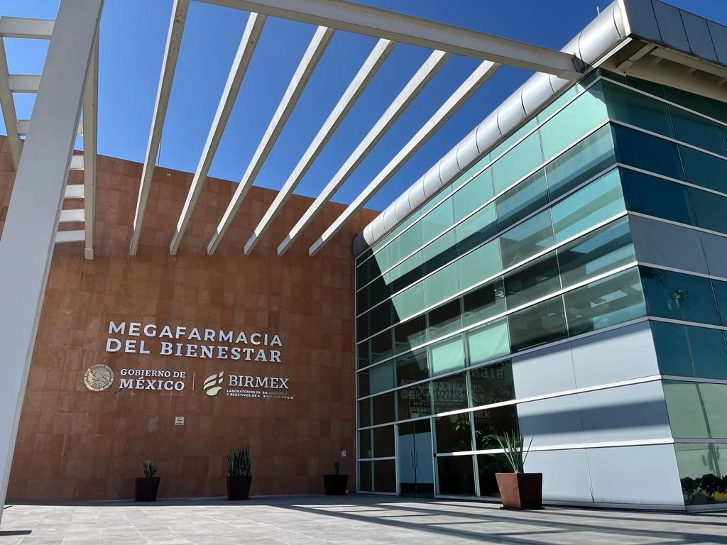 La Megafarmacia se ubica en Huehuetoca, Edomex, un lugar “estratégico” para garantizar la distribución de fármacos a todo el país, destinados a hospitales y clínicas del sector público, destacó el presidente López Obrador. Foto José Antonio López 